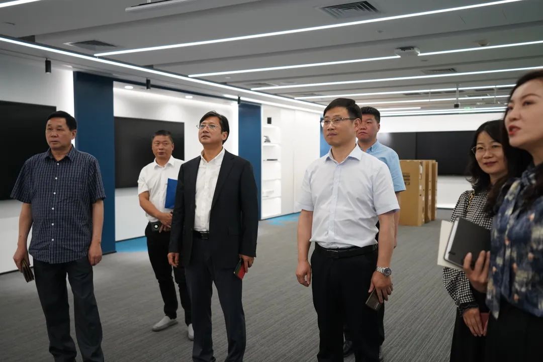 视频 | 中国上市公司金董会、北京电视台等一行参访九州官方网站科技:探索“数字绿板”背后的财富密码 视频 | 中国上市公司金董会、北京电视台等一行参访九州官方网站科技:探索“数字绿板”背后的财富密码