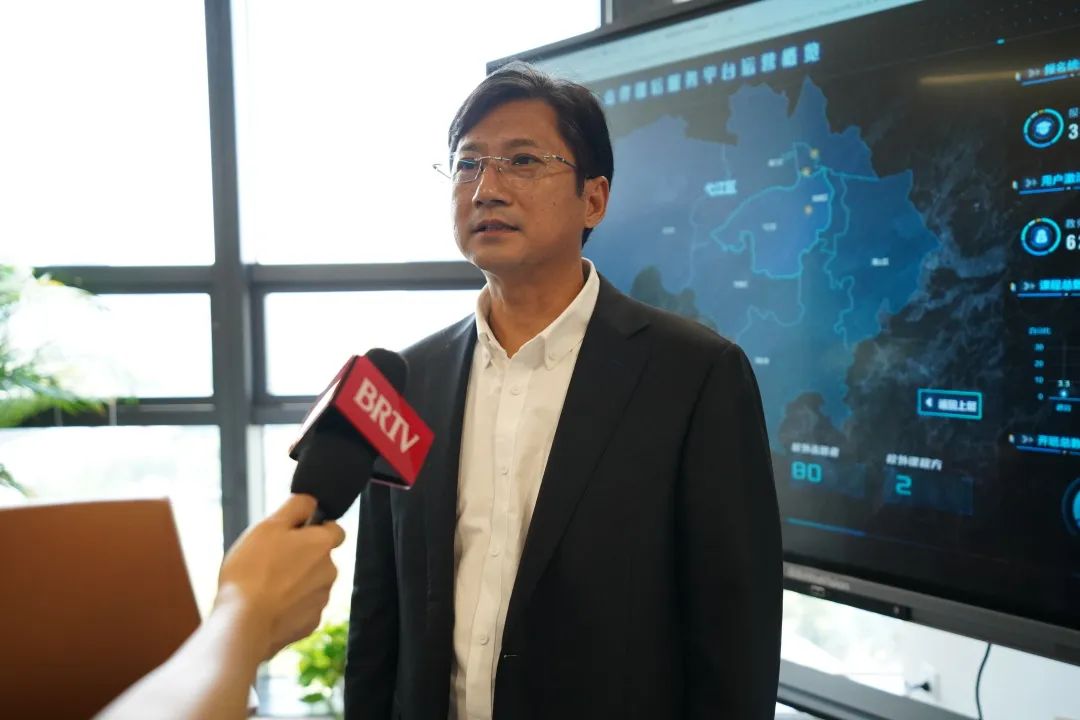 视频 | 中国上市公司金董会、北京电视台等一行参访九州官方网站科技:探索“数字绿板”背后的财富密码 视频 | 中国上市公司金董会、北京电视台等一行参访九州官方网站科技:探索“数字绿板”背后的财富密码